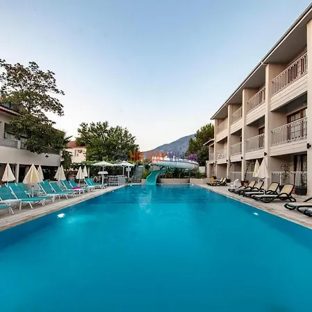 Golden Suites A11 Апартаменты *